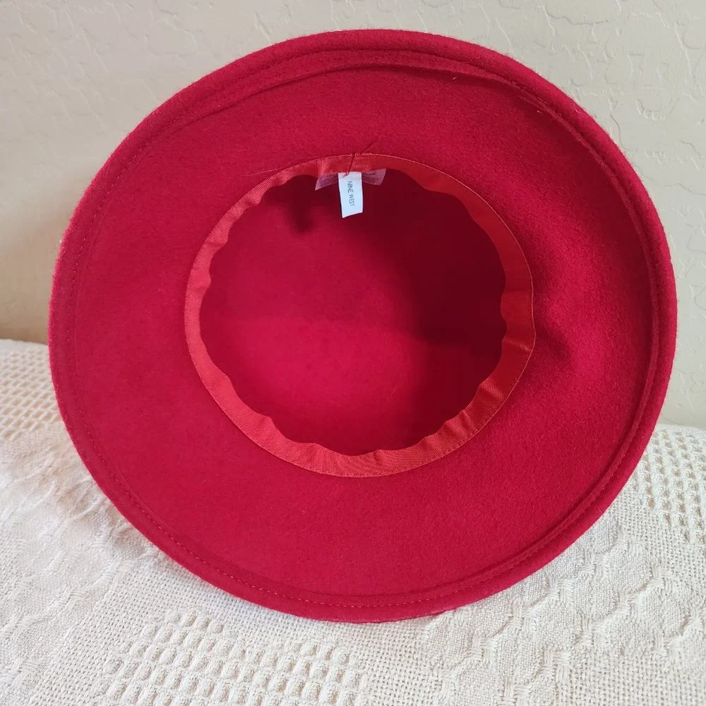 Brilliant Red 100% Wool Cloche Bell Hat Brown Faux Lether Trim Classic Classy